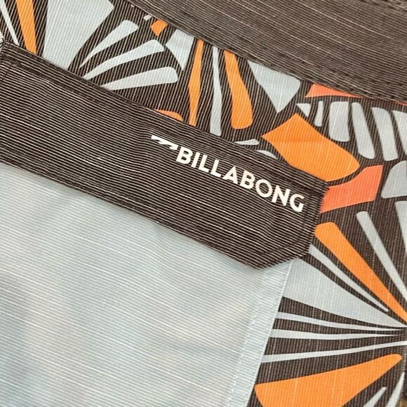 Billabong Platinum Sundays Board Shorts. Size 36. - Picture 4 of 7